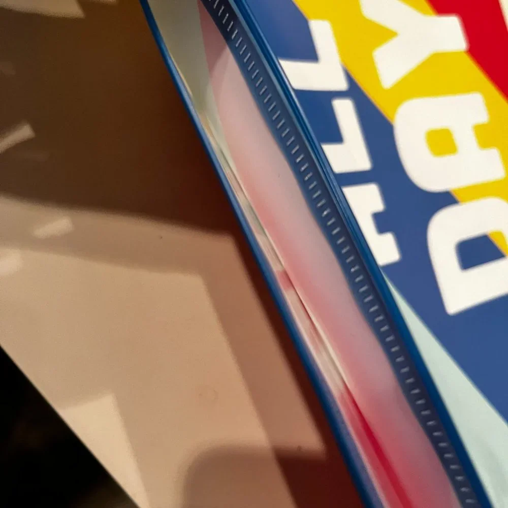 Notepad, Crayola‎ Markers & Letter-Size Poly Bag (new)